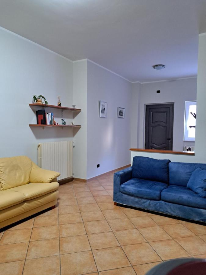 La Casa Di Mezzo-Affitti Brevi-Zona Ospedali Villa Busso Eksteriør billede