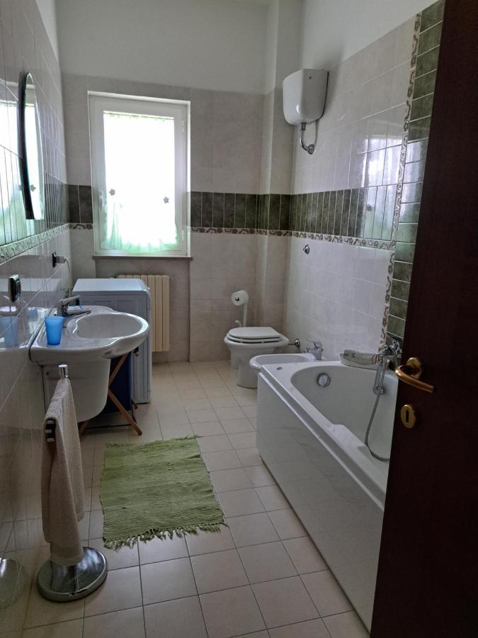 La Casa Di Mezzo-Affitti Brevi-Zona Ospedali Villa Busso Eksteriør billede
