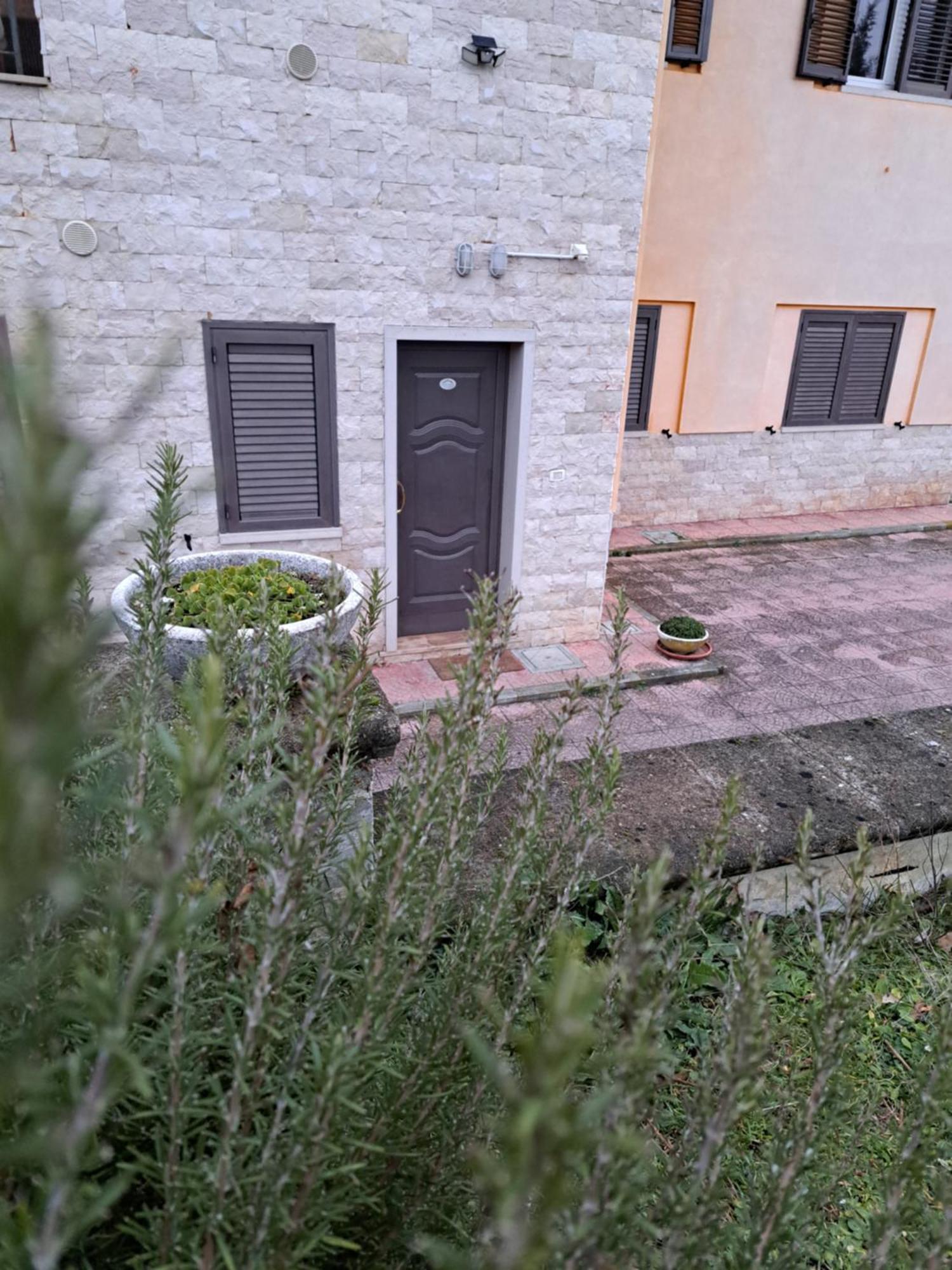 La Casa Di Mezzo-Affitti Brevi-Zona Ospedali Villa Busso Eksteriør billede